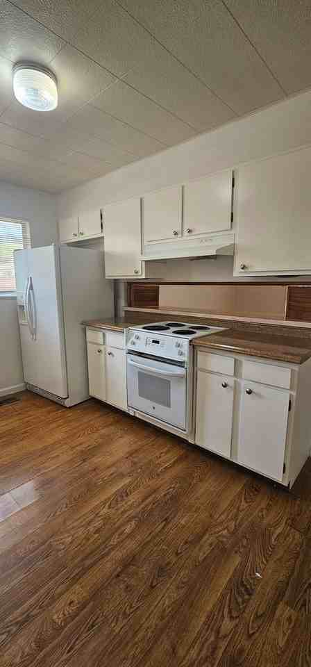 715 James Ct - Photo 2 of 16
