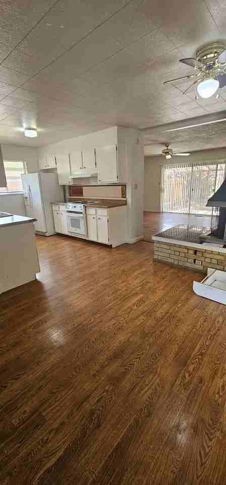 715 James Ct - Photo 3 of 16