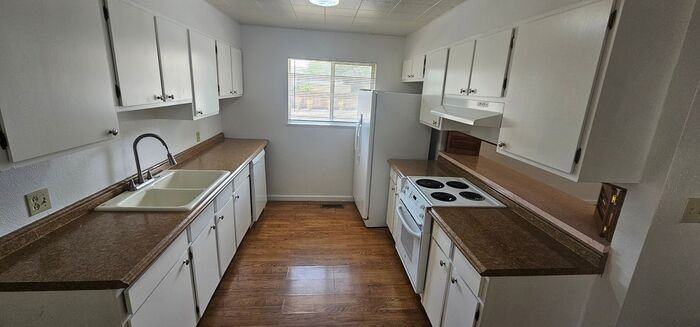 715 James Ct - Photo 4 of 16