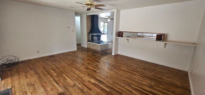 715 James Ct - Photo 6 of 16
