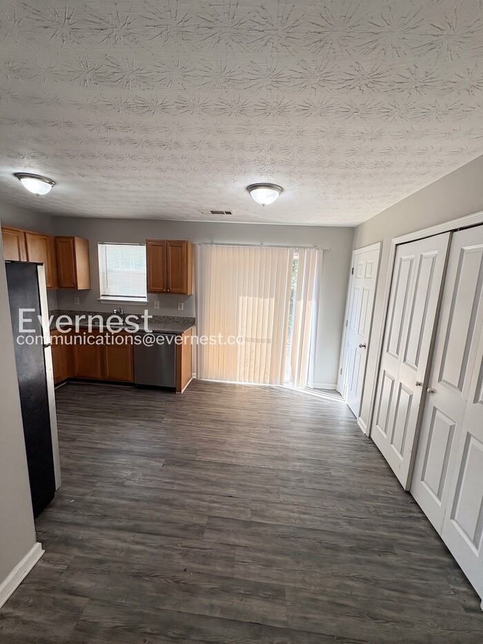 7035 Setters Way - Photo 5 of 28