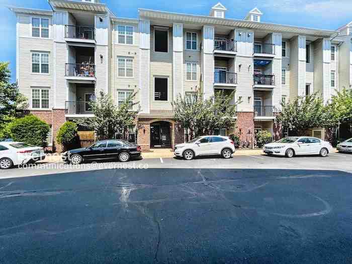 21197 Mcfadden Sq #203