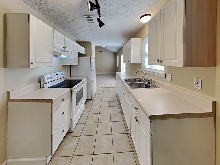 97 Royce Dr - Photo 5 of 19