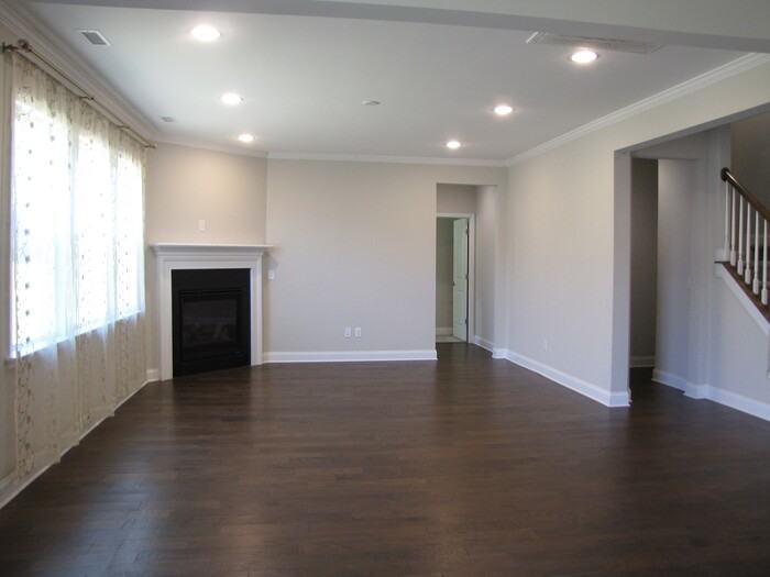 349 Papyrus Pl - Photo 5 of 25
