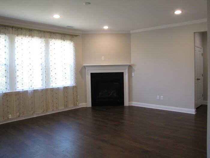 349 Papyrus Pl - Photo 7 of 25
