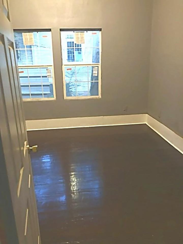 1201 Robinson Street - Photo 5 of 10