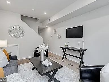 2224 Greenwich Street - Photo 3 of 11