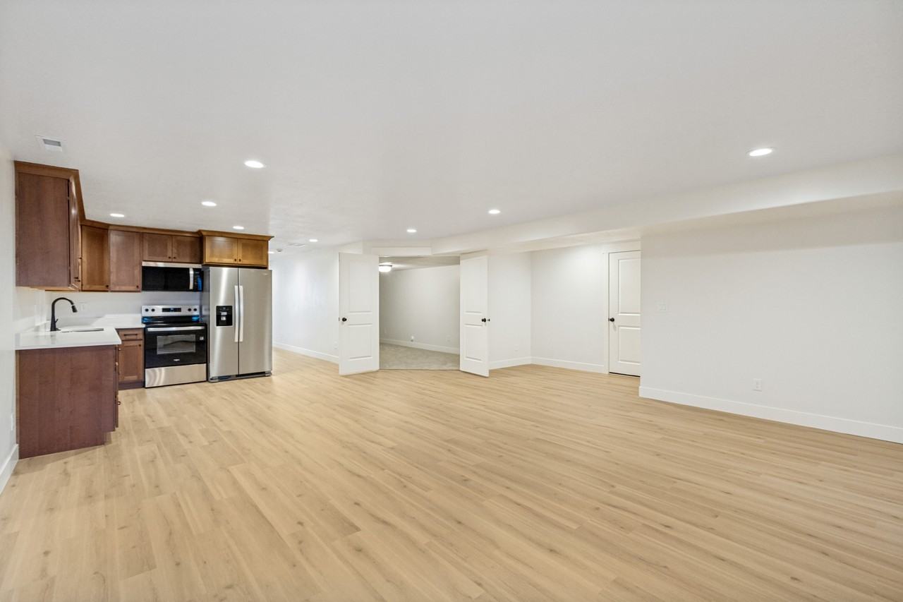 315 E 1150 N #1 - Photo 4 of 23