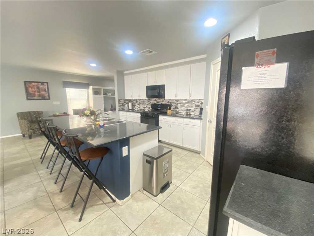 9833 Dryden Ct - Photo 6 of 32