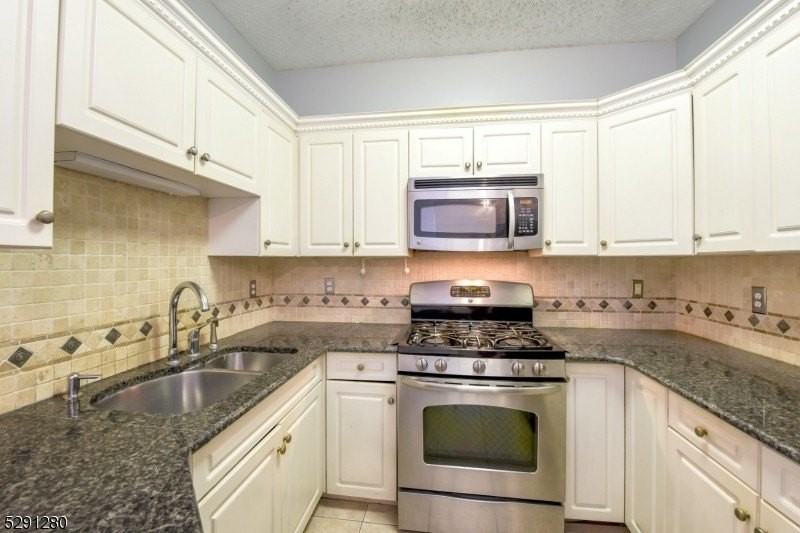 8708 Brittany Dr - Photo 6 of 32