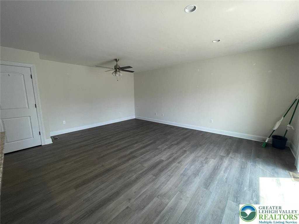 1610 Ravena St - Photo 4 of 18