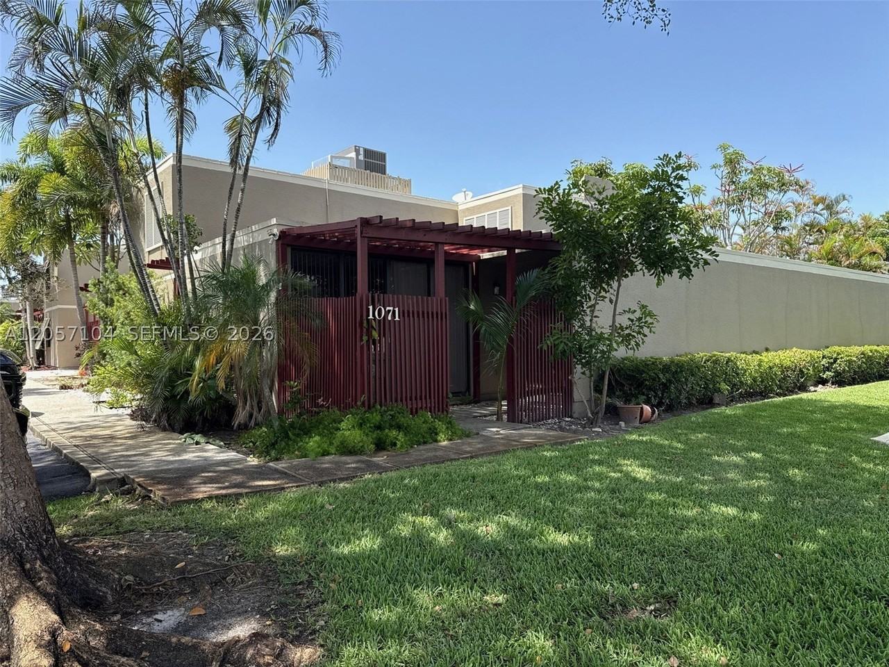 1071 Windward Dr #0 - Photo 3 of 25