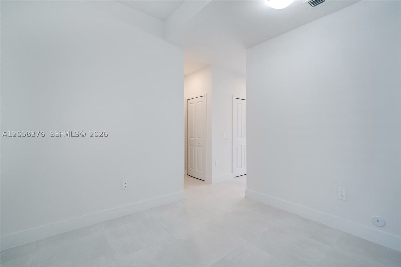 18978 Sw 345th Ter #0 - Photo 4 of 30