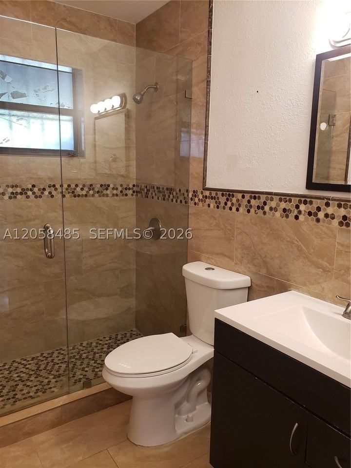 2998 Nw 30th St - Photo 4 of 9