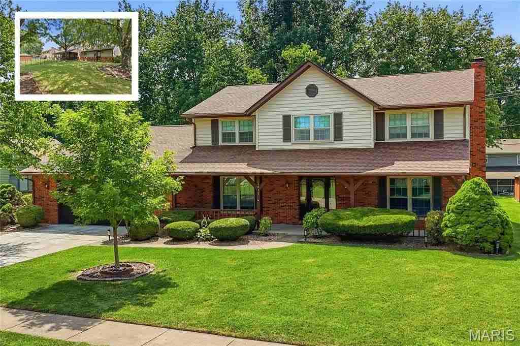1017 Woodleaf Dr