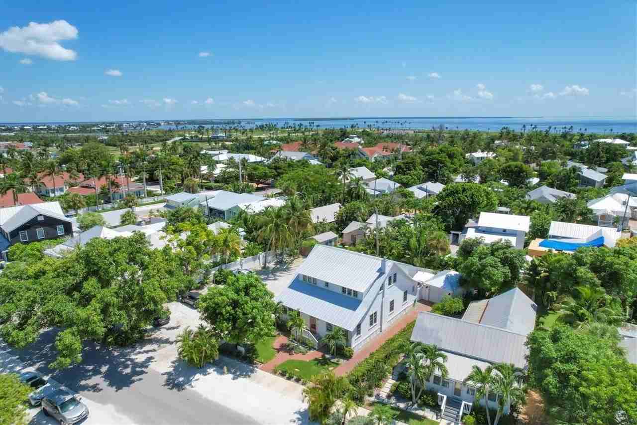 342 Palm Ave - Photo 3 of 47
