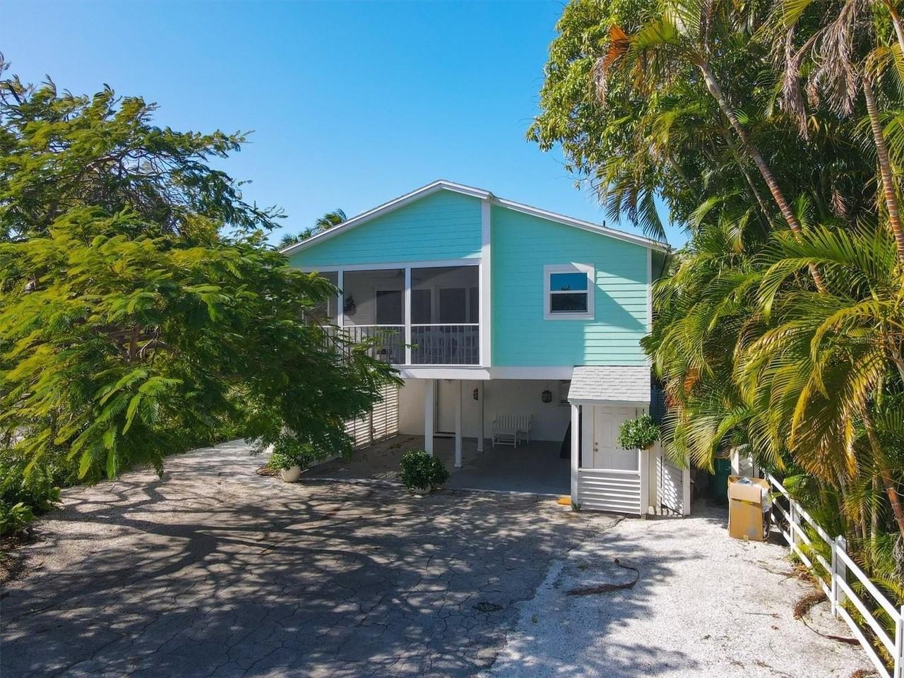 261 Lee Ave