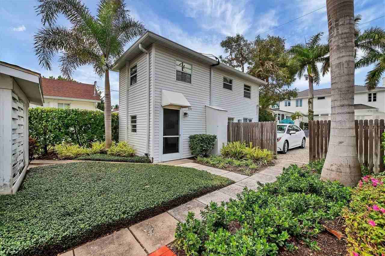 241 Gilchrist Ave #F