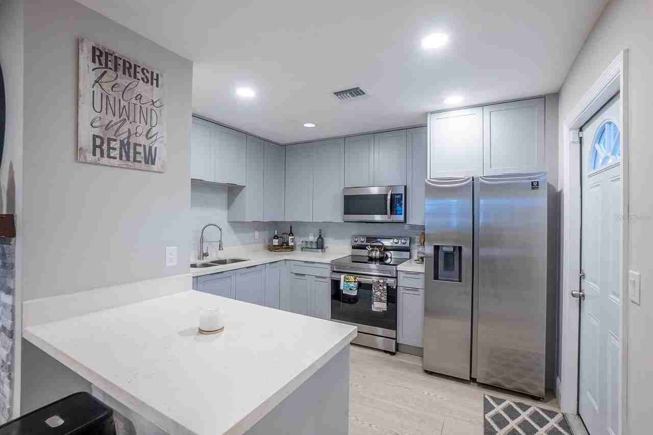 244 Lexington Dr - Photo 3 of 30