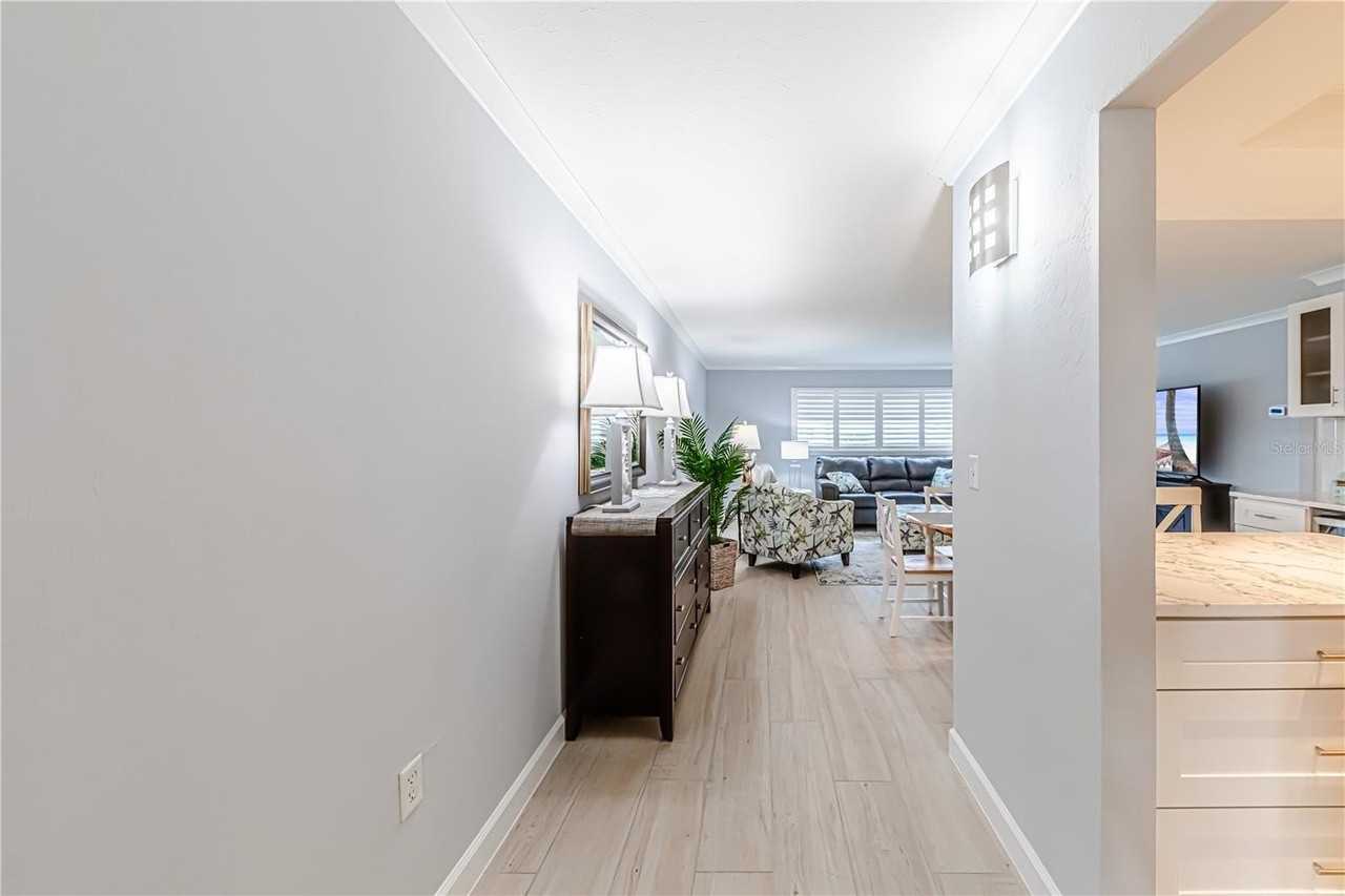 616 Flamingo Dr #102 - Photo 3 of 39