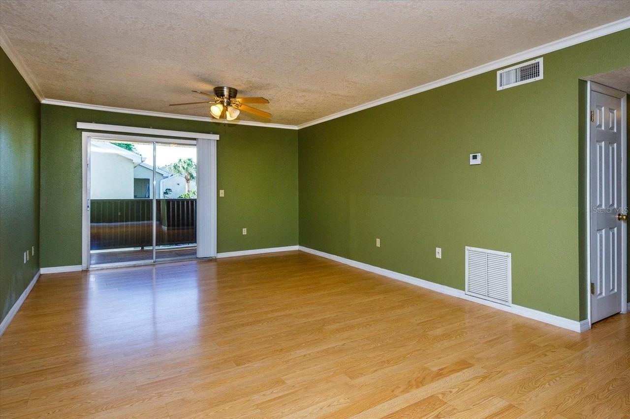 908 Lake Destiny Rd #E - Photo 5 of 20