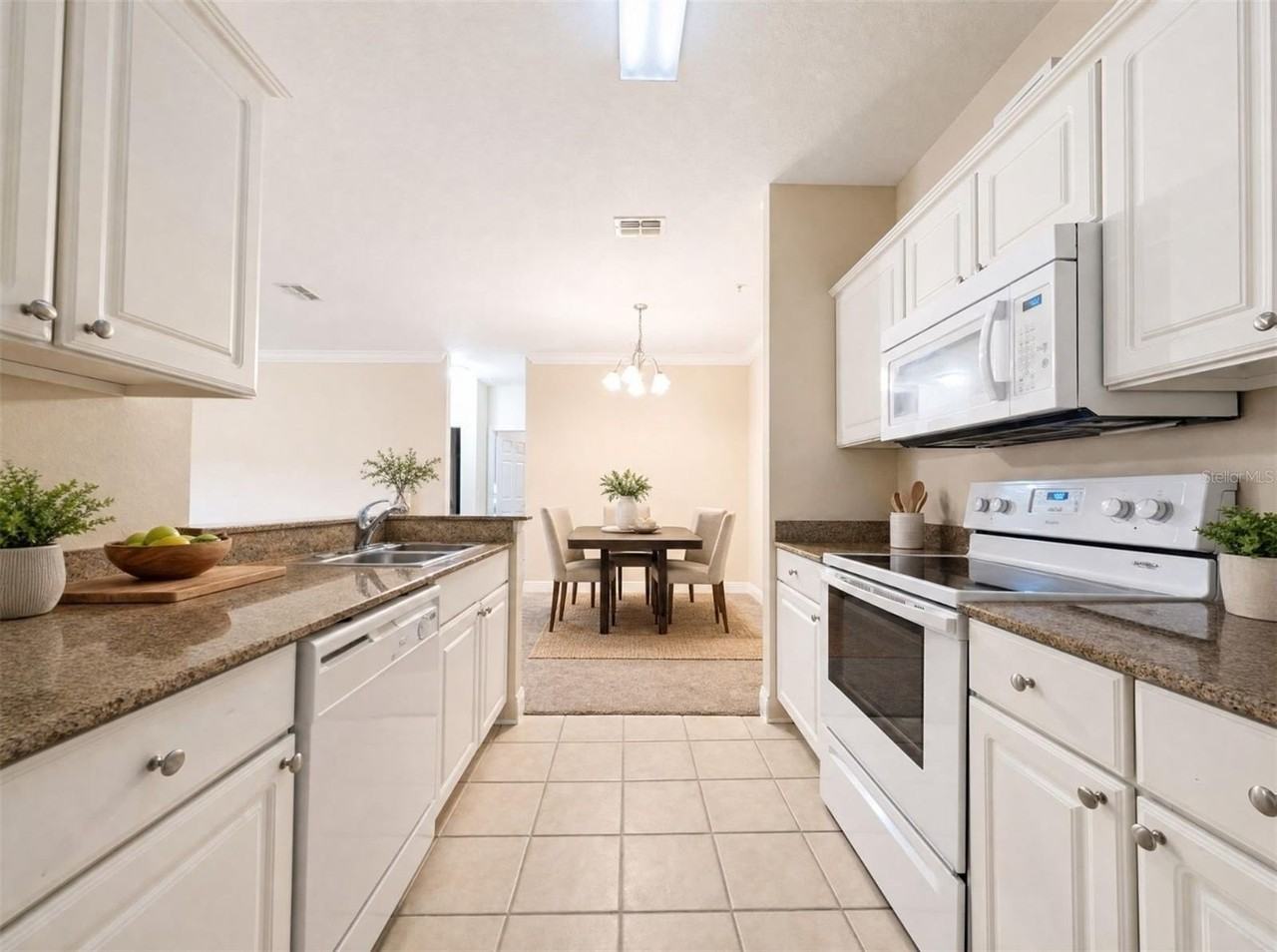 143 Southern Pecan Cir #201 - Photo 6 of 24