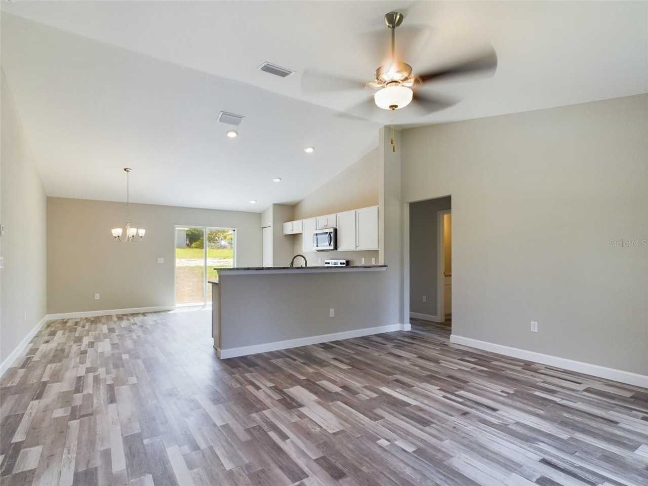 13215 Sw 77th Ave - Photo 5 of 33