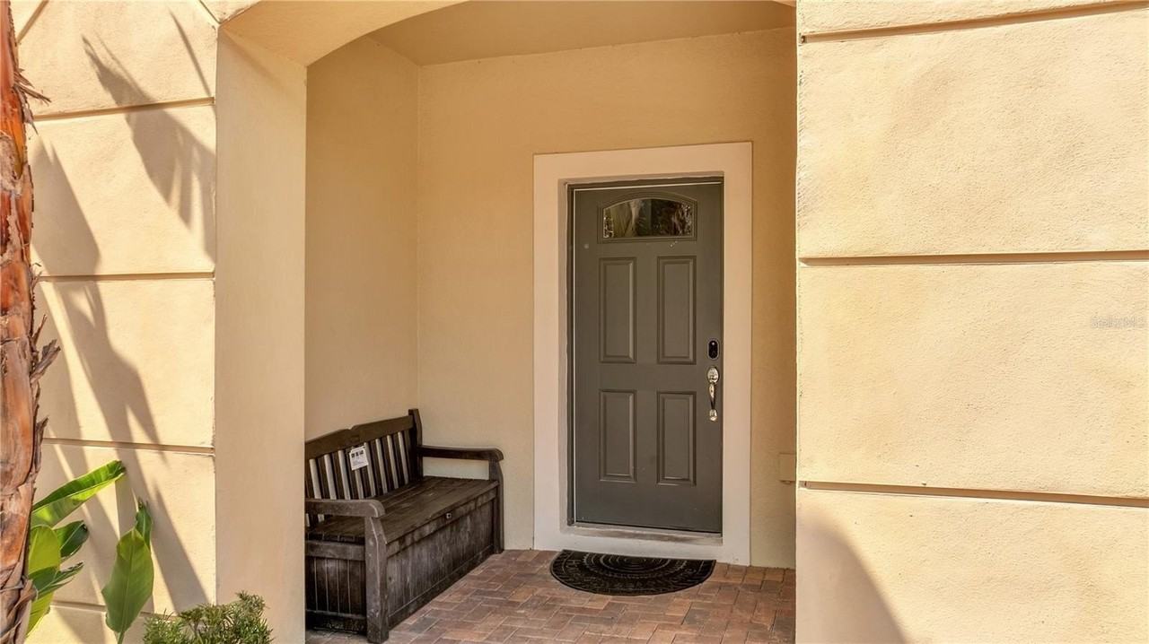 8827 Geneve Ct - Photo 4 of 50