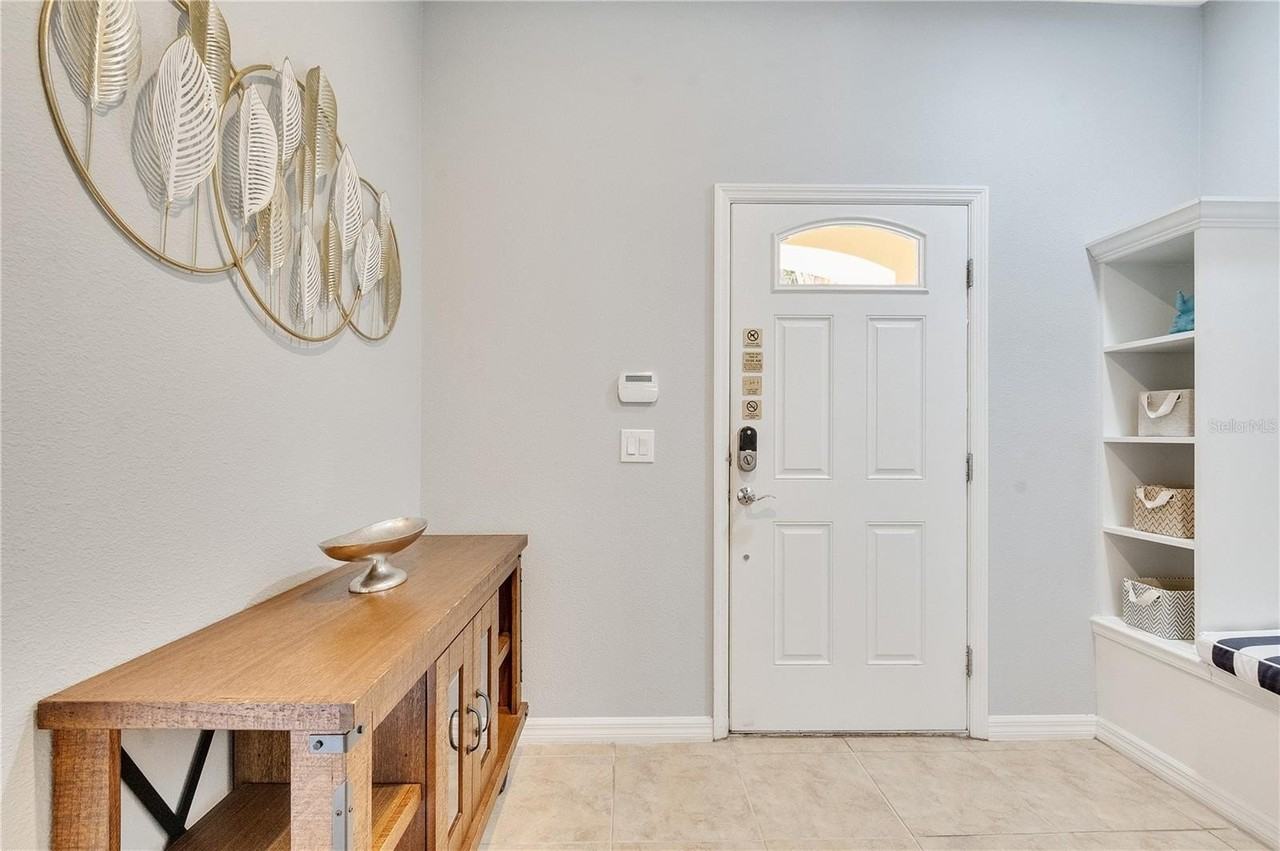 8827 Geneve Ct - Photo 6 of 50