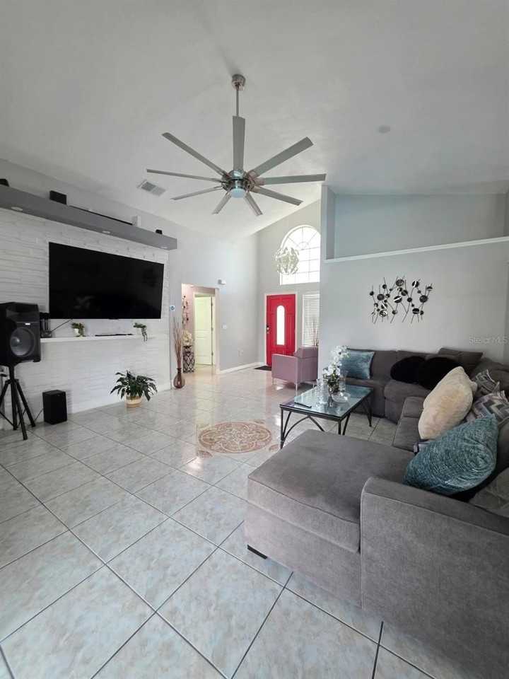 763 Country Woods Cir - Photo 4 of 24