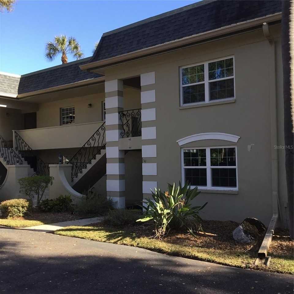 44 Country Club Dr #44