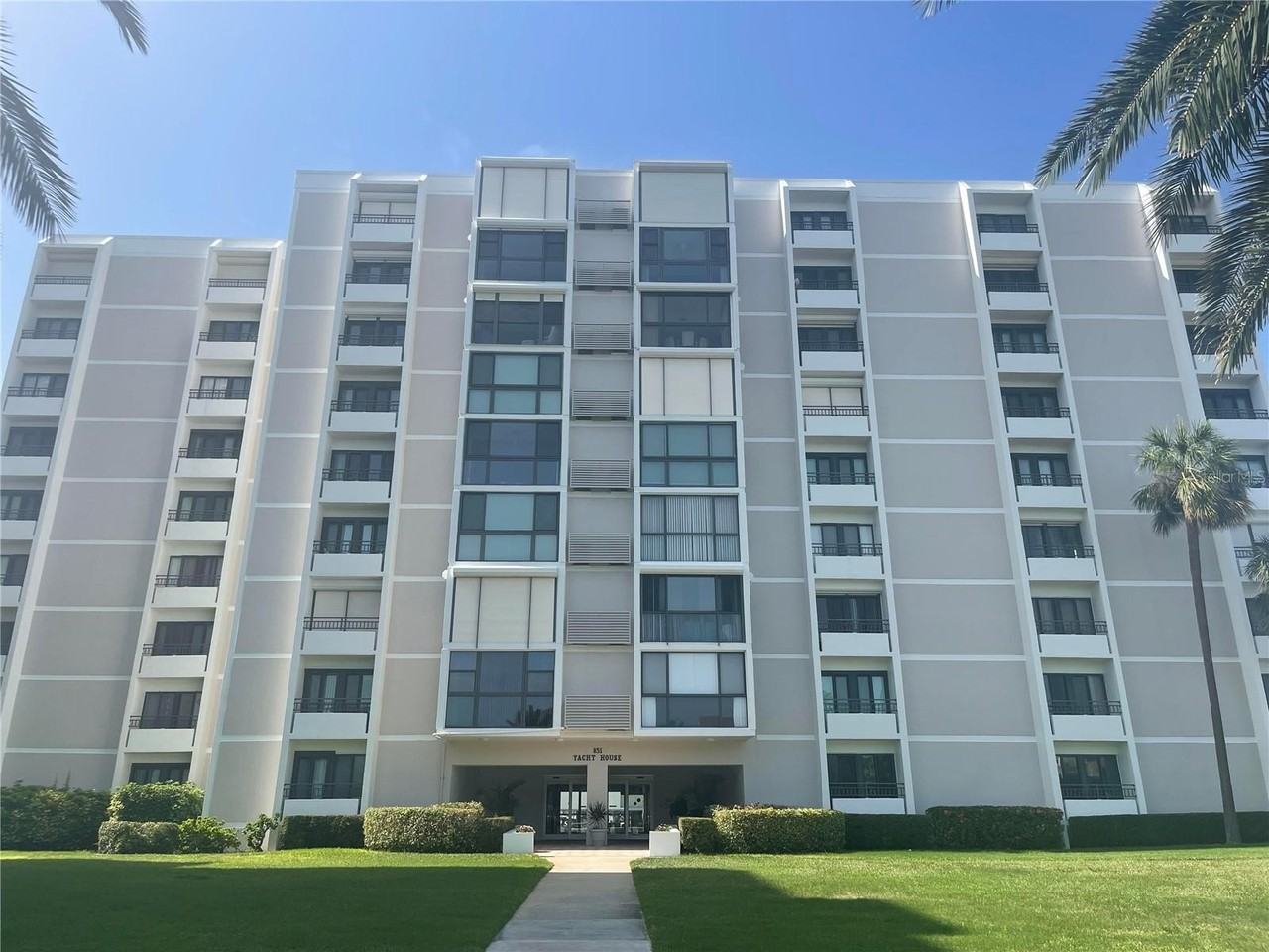 851 Bayway Blvd #103 - Photo 3 of 31