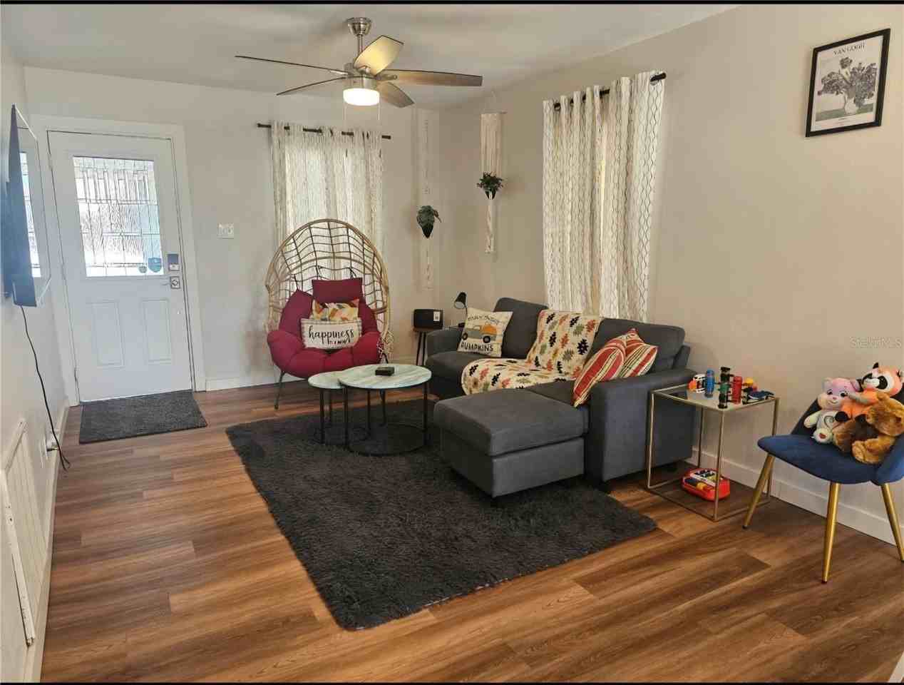 2015 Oakwood Ave - Photo 4 of 21
