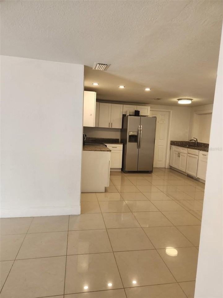 8518 Woodlake Dr - Photo 6 of 31