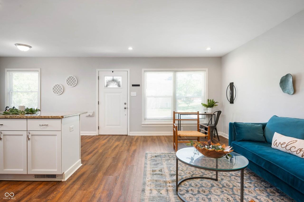 5243 E Market St - Photo 5 of 24