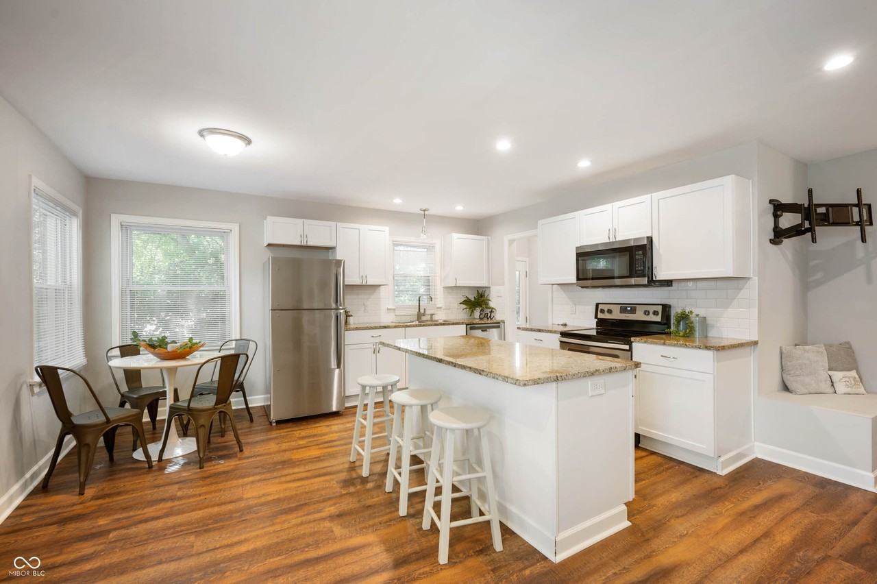 5245 E Market St - Photo 5 of 17