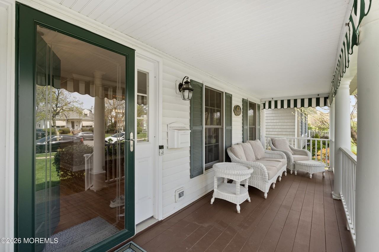 421 Atlantic Ave - Photo 4 of 50