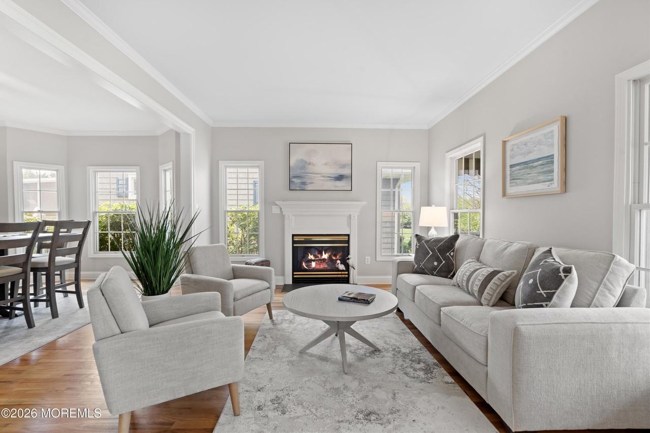 421 Atlantic Ave - Photo 7 of 50