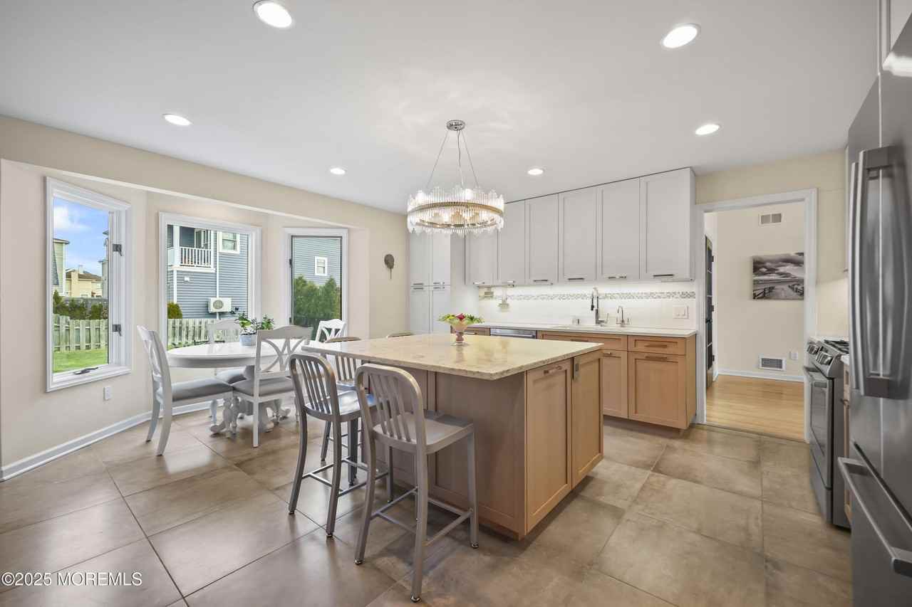202 2nd Ave