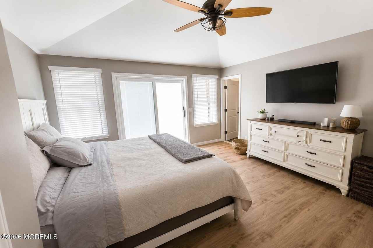 9 Neptune Rd - Photo 5 of 11