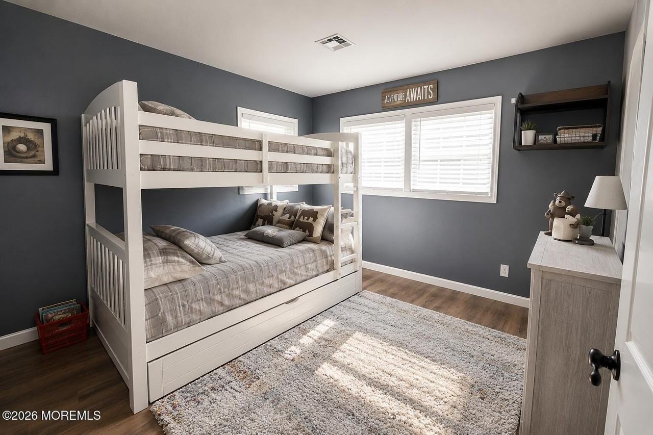 9 Neptune Rd - Photo 7 of 11