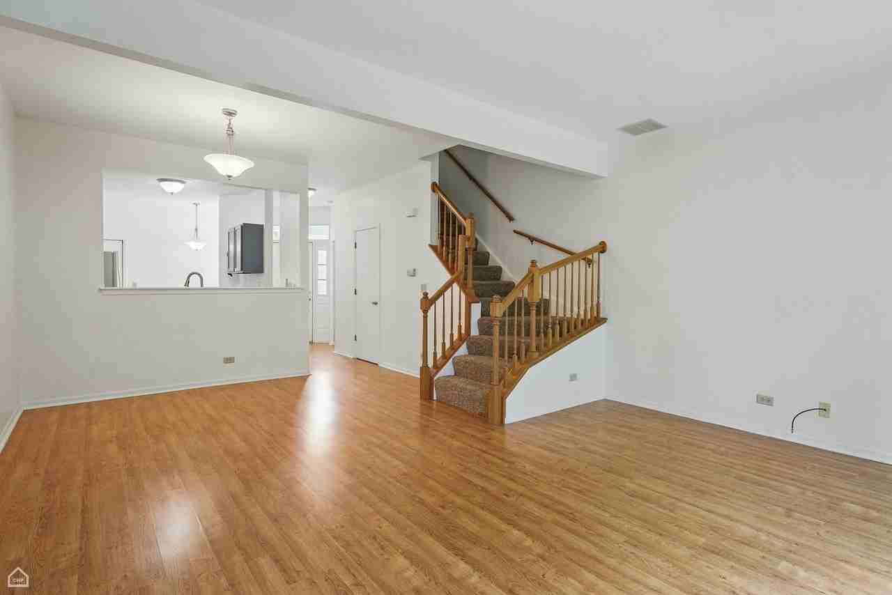 2052 Waverly Ln - Photo 7 of 15