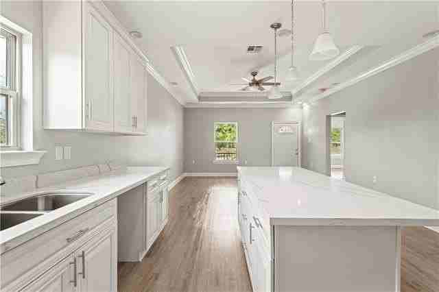 2110 Mardi Gras Blvd - Photo 5 of 12