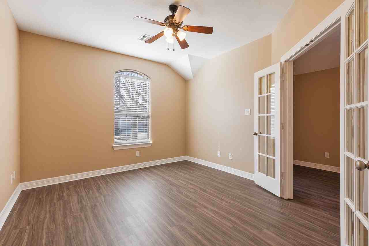 1617 Nighthawk Dr - Photo 4 of 25