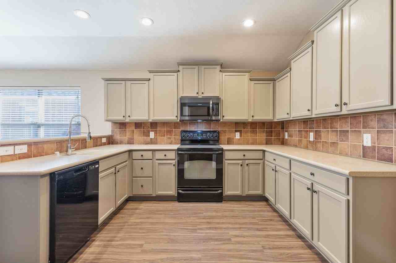 1617 Nighthawk Dr - Photo 5 of 25