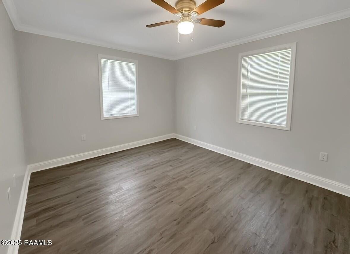115 Margaret St - Photo 6 of 11