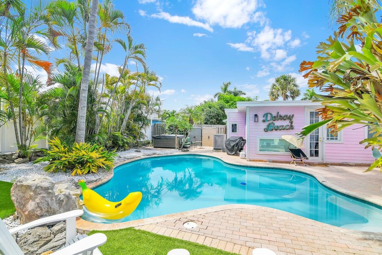 3218 Palm Dr