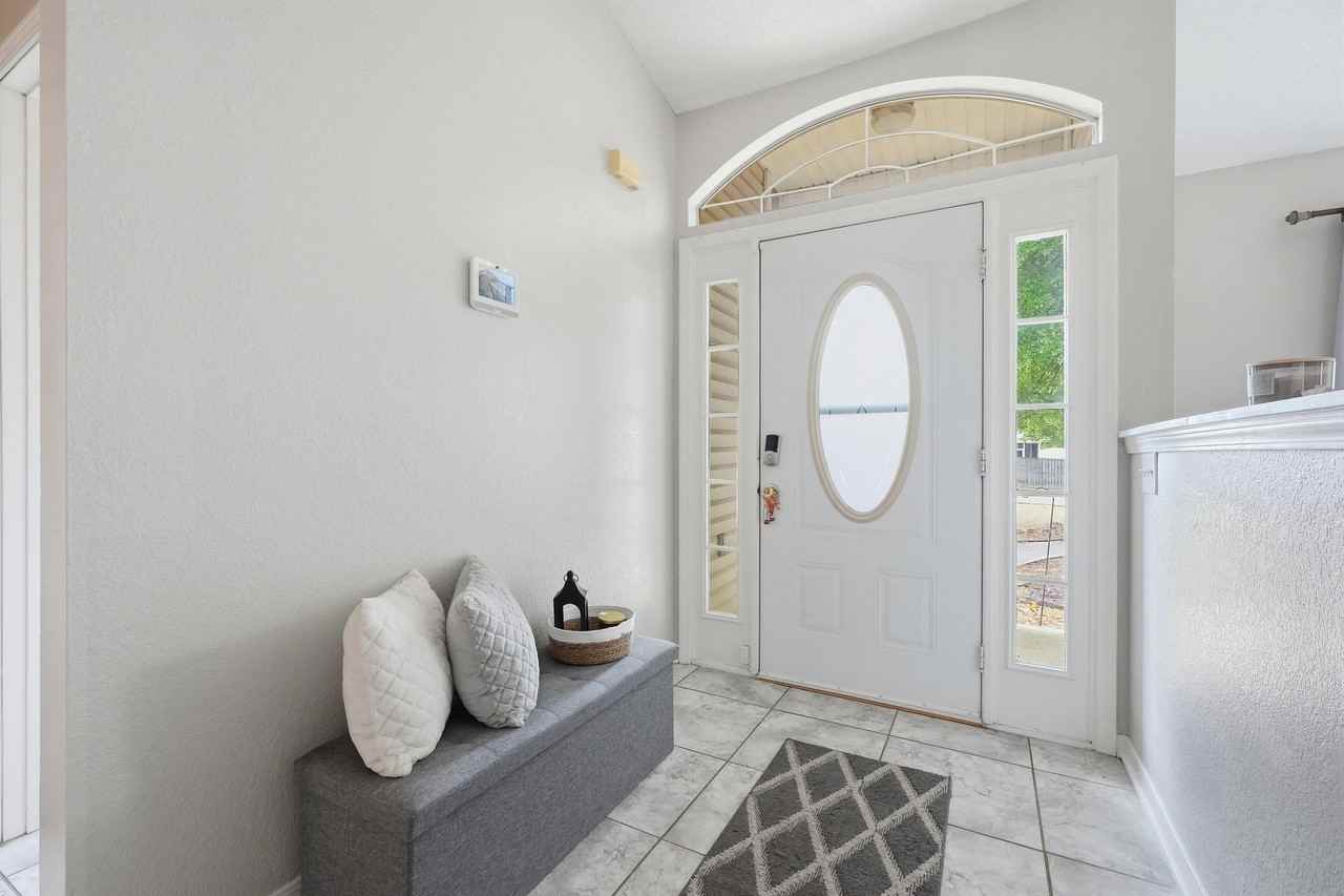 123 Steeplechase Dr #1 - Photo 3 of 28