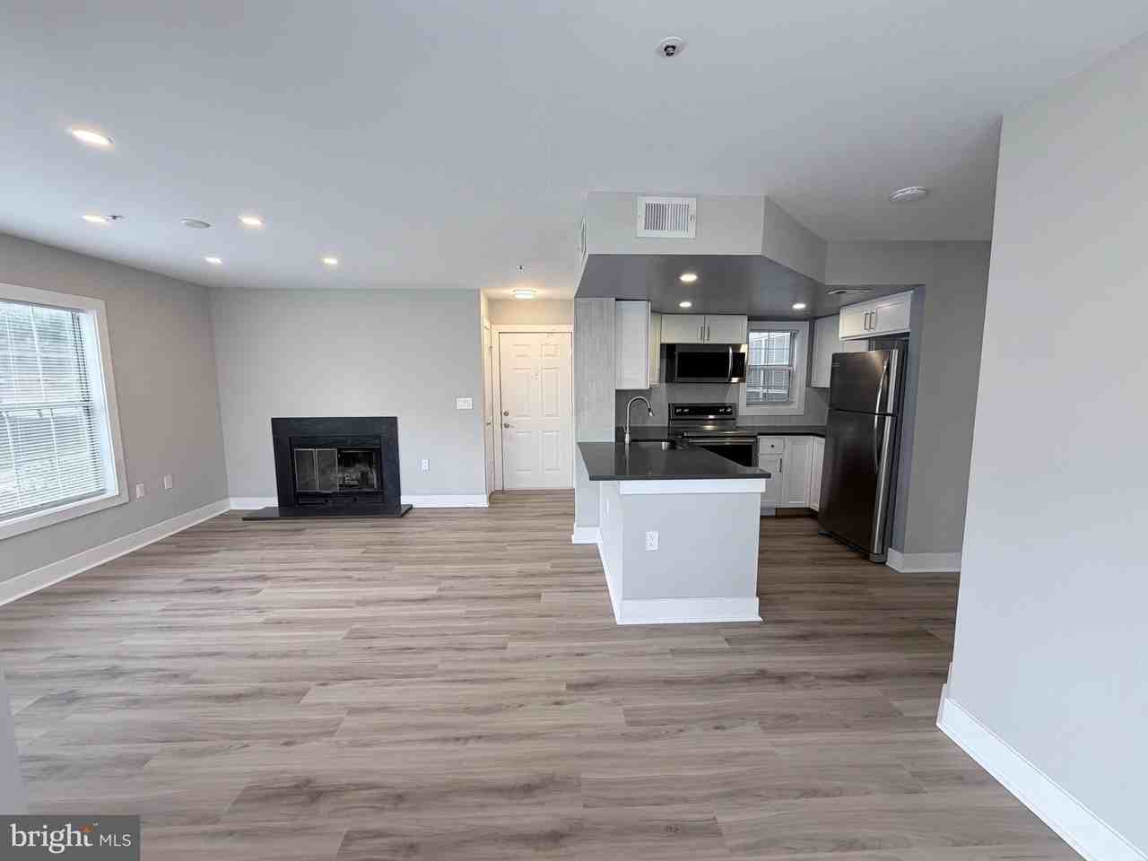 15777 Easthaven Ct #302 - Photo 3 of 26