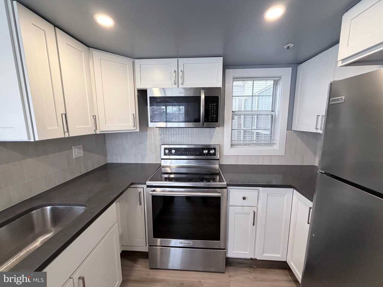 15777 Easthaven Ct #302 - Photo 6 of 26